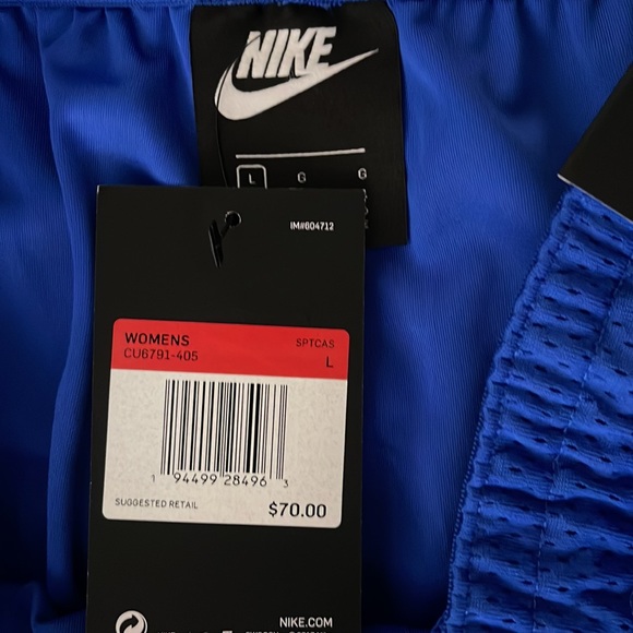 NEW!!! Nike Loose Fit Womens athletic wear - Picture 3 of 8